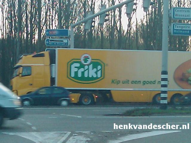Friki :: Kip uit een goed nest